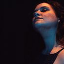 Luces y amor propio . Fotografi Potret Diri, Kreativitas, Fotografi, Fotografi Potret, Fotografi Digital, Fotografi Interior, Dan Fotografi Instagram proyek oleh Enara Hernández Manrique - 01.28.2021