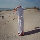 Chained Fashion Film Spot. Un proyecto de Dirección de arte, Diseño de moda, Diseño de vestuario y Fotografía de moda de Nadia García Salas - 01.01.2019