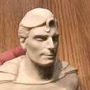 "El hombre de acero" Busto miniatura 1/6. Un proyecto de Diseño de juguetes, Escultura y Diseño de personajes de Manuel Barroso Parejo - 08.02.2021