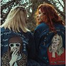 New Handpainted jackets-Alabama Banana. Un proyecto de Artesanía, Bellas Artes, Dirección de arte, Diseño de moda y Pintura de HAIZEA SAYAR - 24.02.2021