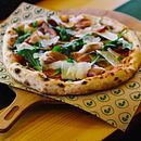 Riveda Pizzeria | Branding. Een project van  Br e ing en identiteit van Ricardo Planelles - 08.03.2021