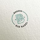 Vino Babel. Br, ing e Identidade, Design de logotipo, e Design gráfico projeto de Martin Campagna - 11.03.2021