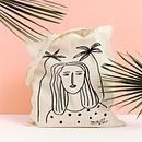 Bolsos "Girls just wanna have fun!". Accessor, Design, Screen Printing, Product Photograph, and Traditional illustration project by Depeapa - 03.15.2021