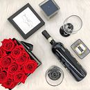 Luxury infinity roses for Instagram. Un progetto di Content marketing, Fotografia con smartphone, Fotografia in studio, Fotografia lifest, le, Fotografia per Instagram, Instagram, Marketing digitale, Marketing per Instagram e Social media di María Laura Carrión - 20.03.2021