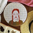 Anne with an E (My project in Creation of Embroidered Portraits course). Un progetto di Ricamo di Camila Marchetti - 05.04.2021