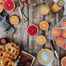 Mi Proyecto del curso: Fotografía flat lay llena de color para Instagram. Un proyecto de Fotografía con móviles, Fotografía Lifest, le y Fotografía para Instagram de Sandra Holmes - 08.04.2021