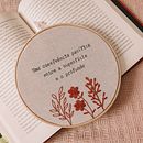 Bastidor floral bordado: "Convivência pacífica". Un progetto di Ricamo di Melissa Ladeia Schiewaldt - 05.04.2021