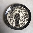 Plato modelado a mano, engobado y esgrafiado . % Dominique Raed tarafından hazırlanan Seramikler, Geleneksel illüstras, Ve on projesi - 04.08.2021