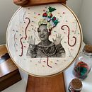 Projeto 2 Curso Bordado sobre fotografia - Carmem Miranda. Un progetto di Ricamo di Cristiani Feminella - 10.04.2021
