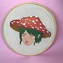 Menina cogumelo . Broderie de Karol Silva - 04.16.2021