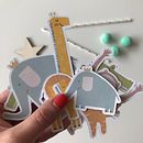 Fiesta en la Selva · Ilustración infantil. Un proyecto de Diseño gráfico e Ilustración infantil de Blanca Climent - 23.04.2021