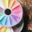 Estojo circular com 12 cores pastéis de aquarelas profissionais Ein Projekt aus dem Bereich Botanische Illustration, Illustration mit Tinte, Kinderillustration und Aquarellmalerei von Pestilento Art - 26.04.2021