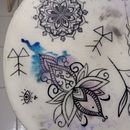 Meu projeto do curso: Tatuagem botânica com pontilhismo. Ilustração tradicional, Desenho de tatuagens e Ilustração botânica projeto de Caroline de Paula - 16.04.2021