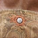 Broche. Un progetto di Ricamo, Cucito, DIY, Upc e cling di Tr MtyRbl - 13.05.2021