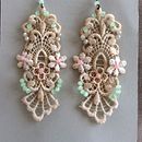 Pendientes . Un proyecto de Diseño de complementos, Artesanía, DIY, Diseño de jo y as de Natalí Codina Estevadeordal - 14.05.2021