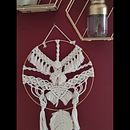 My project in Introduction to Macrame Tapestry course. Un projet de Création d'accessoires, Artisanat, Art textile , et Macramé de teresamelio649 - 06.06.2021