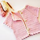 My project in  Top-Down: One-Piece Crocheted Garments  course. Un projet de Stylisme, Art textile, DIY , et Crochet de hilda_perezherrera86 - 02.07.2021