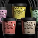 Helados Vioty . Un proyecto de Br, ing e Identidad, Packaging, Diseño 3D y Diseño gráfico de David Espinosa - 28.06.2021