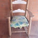 Restauración de mecedora infantil.. Een project van Houtbewerking y Meubelontwerp en -bouw van Carmen Jiménez - 29.07.2021