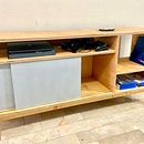 Mueble para TV . Desain, Arsitektur, Desain, Dan Pembuatan Furnitur proyek oleh Julio Vega - 08.03.2021