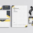 Identidad Corporativa de una Constructora. Een project van  Ontwerp,  Reclame,  Br, ing en identiteit, Ontwerp van accessoires y Productontwerp van Miguel Prieto García - 04.08.2021