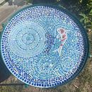 Mosaic table. Un proyecto de Artesanía, Decoración de interiores, DIY, Diseño, creación de muebles					 y Cerámica de Sonia P-M - 06.08.2021