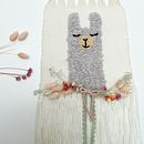 Tapiz decorativo bordado Llama  . % Lidia Trillo Benitez tarafından hazırlanan Sanat ve El Sanatları projesi - 08.07.2021