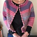My project in  Top-Down: One-Piece Crocheted Garments  course. Un proyecto de Diseño de moda, Tejido, DIY y Crochet de Lyn Rowe - 10.08.2021