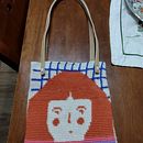 Mi Proyecto del curso: Tapestry: técnica de crochet para dibujar con hilos. Un proyecto de Diseño de complementos, Pattern Design, Tejido, DIY y Crochet de Carolina Valdes Pirinoli - 22.08.2021