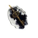 Skeleton Key Geode Pendant. Un progetto di Design di accessori di Nora Taylor - 25.06.2021