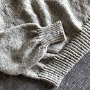 Novice Sweater, hand knit by Efes. Een project van Craft van Sanjana Bhatt - 08.07.2021