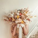 Shimmering in Summer - Wedding Details. Een project van Bloem- en plantenschikken van Korona - 18.08.2021