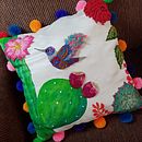 Mi Proyecto del curso: Diseño de moda: pintura y bordado sobre prendas. Un progetto di Pittura, Fashion design, Ricamo, DIY, Upc e cling di Liliana Hernández - 10.09.2021