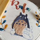 Totoro para Rafa. Een project van Borduurwerk van Alexandra Molina Trujillo - 14.09.2021