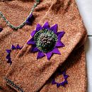 Maglione girasoli in autunno - progetto di refashion di un vecchio maglione . Un proyecto de Tejido, DIY, Upc y cling de mama_michecchi - 23.09.2021