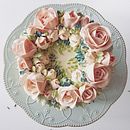 Swiss Meringue Buttercream Flower Cakes. Design, Arts, and Crafts project by Cynthia Irani - 09.18.2021