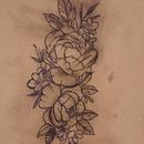 Mi Proyecto del curso: Tatuaje botánico con puntillismo. Tattoo Design, Traditional illustration, and Botanical Illustration project by Carla Piccolo - 09.21.2021