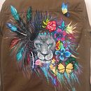 Mi Proyecto del curso: Diseño de moda: pintura y bordado sobre prendas. Een project van Schilderij,  Modeontwerp, Borduurwerk, DIY, Upc y cling van estherbblanco1 - 23.09.2021