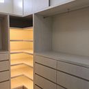 Remodelación closet. Un projet de Design , Design d'intérieur, Design, Fabrication de mobilier , et Conception d'éclairage de Valeria Segura - 29.09.2021