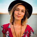 retoque de imagen. Un progetto di Design, Graphic design, Postproduzione fotografica e Ritocco fotografico di KARINA ARELLAN - 04.10.2021