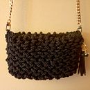 My project in Design and Knitting of Bags with Silk Cord  course. Un progetto di Design, Design di accessori, Artigianato, Cucito e Fiber Art di Patricia Walschburger - 10.10.2021