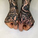 Nuovi tatuaggi sulle mani . Un progetto di Design di tatuaggi di Delia Vico - 18.10.2021
