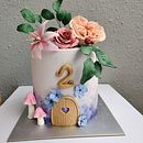 My project in Sugar Flowers for Cake Designs course . % Orvokki Turkka tarafından hazırlanan Tasarım, Ve Kendin Yap projesi - 10.25.2021