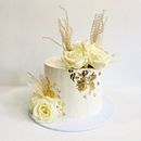 My project in Decorative Buttercream Flowers for Cake Design course . % Füsun Sert tarafından hazırlanan Tasarım, Ve Kendin Yap projesi - 10.30.2021