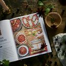 Jamie Oliver - Together.  Floral styling for his latest book release. Un proyecto de Diseño, Diseño floral, vegetal, Cine, vídeo, televisión, Fotografía Lifest, le y Fotografía gastronómica de Bloom And Burn - 08.11.2021