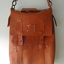 My project in Handmade Leather Bag Creation for Beginners course. Design, Design de acessórios, Artesanato, e Costura projeto de Maija Jansena - 23.11.2021