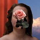 Locked Inside. Un proyecto de Fotografía, Bellas Artes, Retoque fotográfico, Creatividad, Fotografía de retrato, Fotografía de estudio y Fotografía artística de Sarah Vissers - 25.11.2021