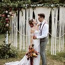 Matrimonio in collaborazione con Martina De Robertis (the marthy’s vintage garden) foto di Margherita Calati, pubblicato su Junebug Weddings. Macramé, and Events project by Laura Bossi - Shambaloo - 11.26.2021