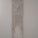Mi Proyecto del curso: Introducción al macramé: creación de un tapiz decorativo. Design de acessórios, Artesanato, Design de interiores, Decoração de interiores, Tecido, e Macramê projeto de vanessabarriosb - 01.12.2021