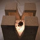 Caja contenedor de una joya para una exposición. Un projet de Artisanat, Décoration d'intérieur , et Design  de Glòria Tormo - 05.12.2021
